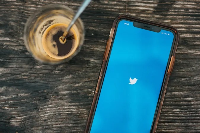 تويتر يختبر الإعلانات في خانات الردود على التغريدات