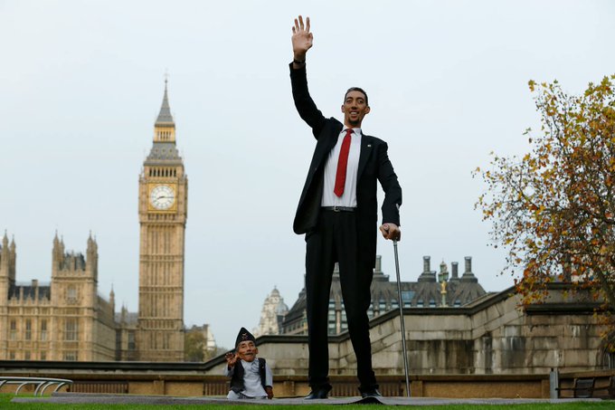 أطول رجل في العالم