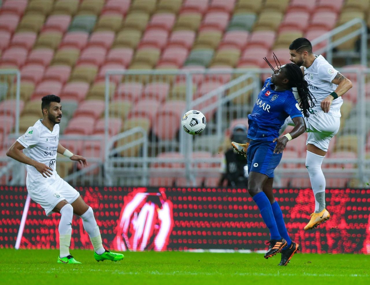 الهلال يتفوق على ملعب عبدالله الفيصل