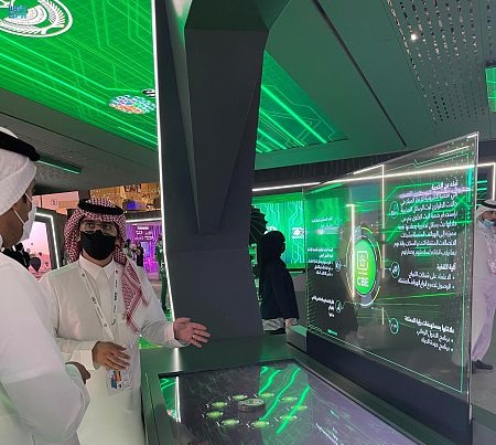 الداخلية تستعرض منصة الإنذار المبكر في جيتكس 2021