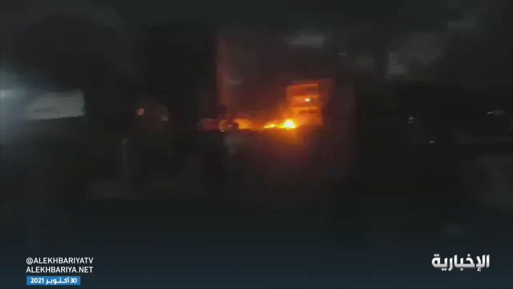 ضحايا في انفجار سيارة مفخخة بمدخل مطار عدن