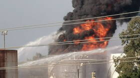 حريق يلتهم 250 ألف لتر من البنزين في لبنان