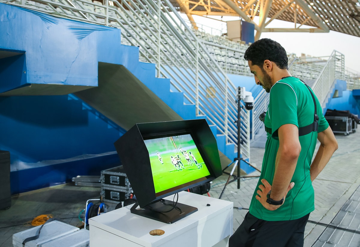 17 يناير موعدًا لاعتماد تقنية VAR بمباريات دوري يلو