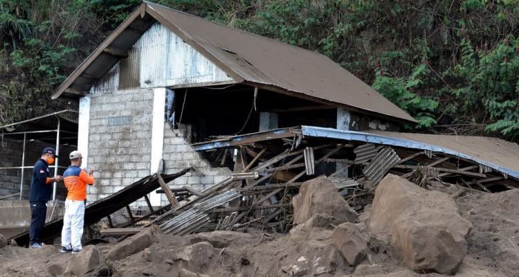 مقتل وإصابة 10 أشخاص في زلزال ضرب جزيرة بالي الإندونيسية