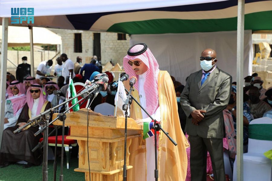 رئيس الصندوق السعودي للتنمية يفتتح مشروع تأهيل مطار بانجول الدولي