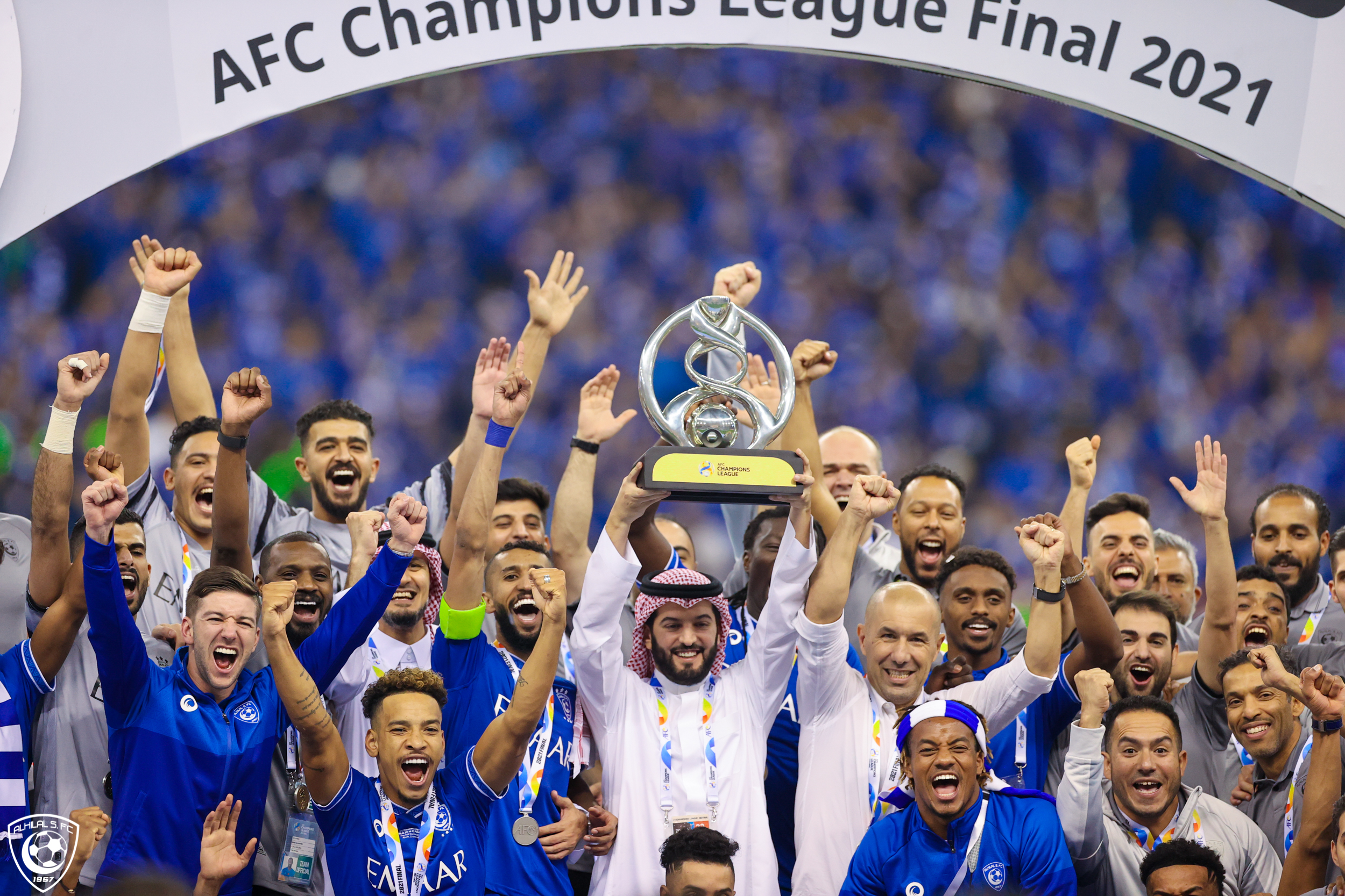 3 صفقات عالمية تزين الهلال