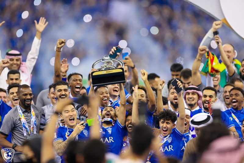 تتويج الهلال بآسيا 2021