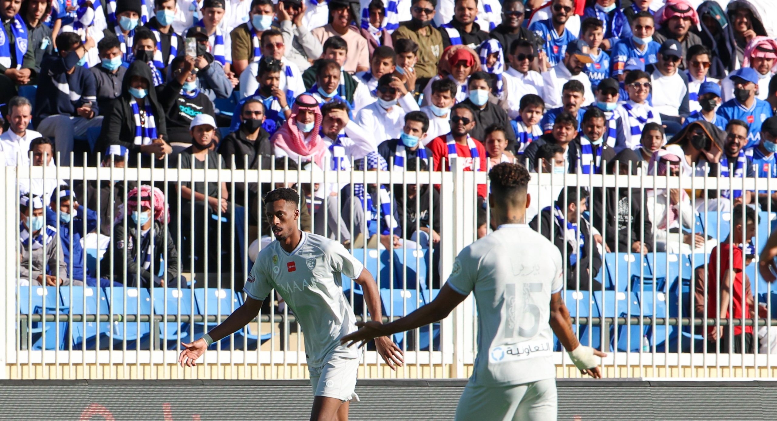 أبها يُنهي الشوط الأول متعادلًا مع الهلال