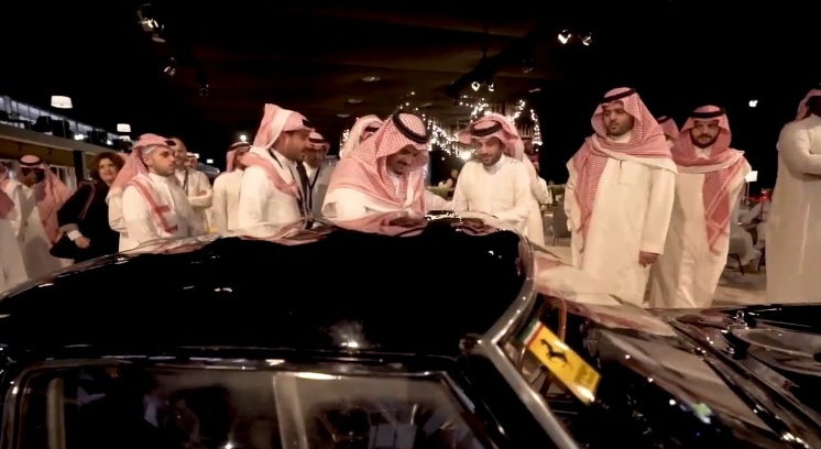 أمير الرياض بالنيابة يرعى انطلاق معرض السيارات