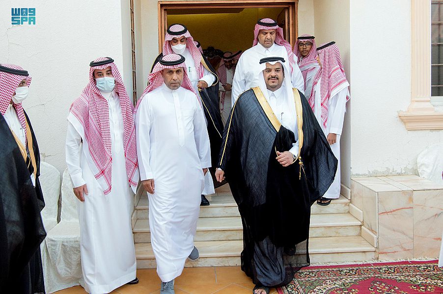 أمير الرياض بالنيابة يعزي مدير الدفاع المدني بالمنطقة