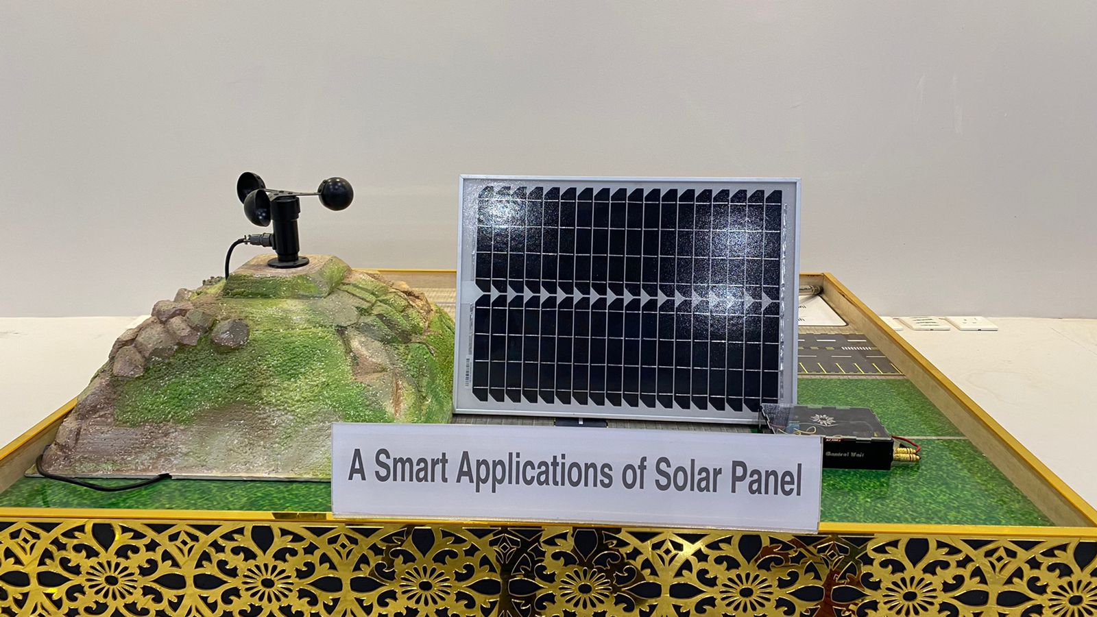 مركز الموهوبين بتقنية أبها يطور مشاريع الطاقة الشمسية