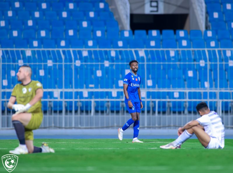 الهلال ضد الطائي