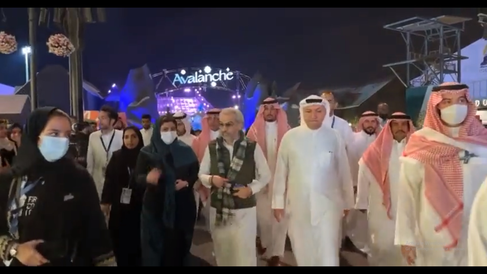 الوليد بن طلال يزور بوليفارد ومقهى الهلال ضمن موسم الرياض 2021