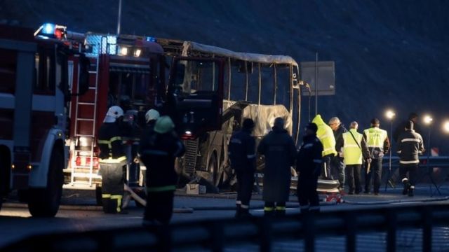 بالفيديو.. مقتل 45 شخصاً باحتراق حافلة في بلغاريا