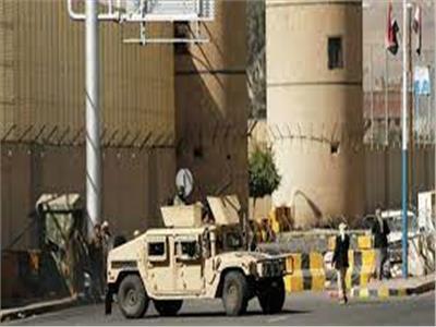 مجلس الأمن يطالب الحوثي بالإفراج عن المحتجزين بمبنى السفارة الأمريكية
