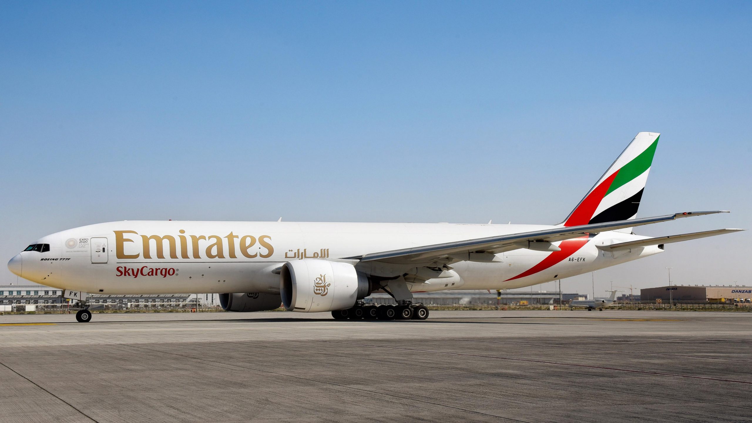 إغلاق مؤقت وجزئي للمجال الجوي الإماراتي كإجراء احترازي استثنائي