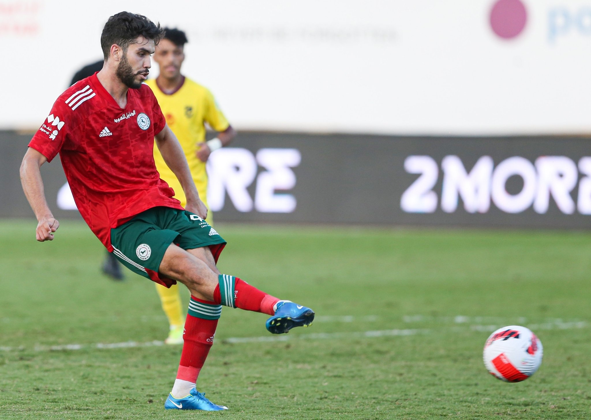 أزارو يحقق رقمًا فريدًا بالدوري