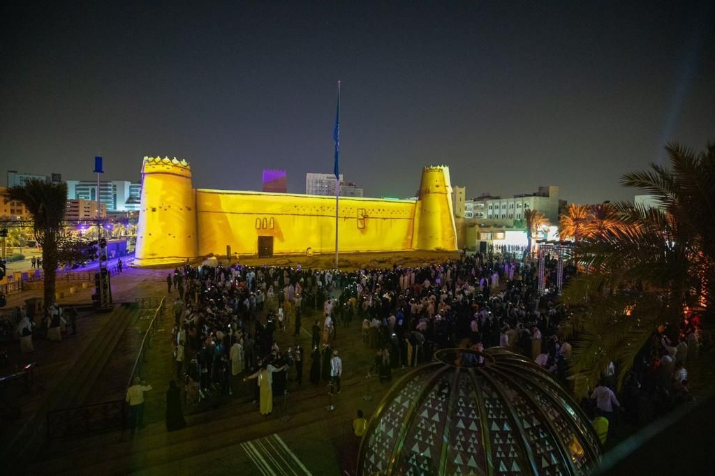 مسرح قصر المصمك يعود بزوار نبض الرياض لأجواء المدن القديمة