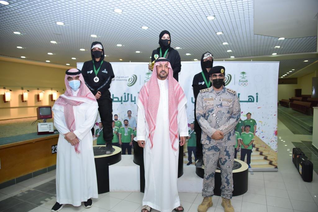 سعود بن خالد يتوج أبطال أول بطولة رماية للسيدات في المملكة