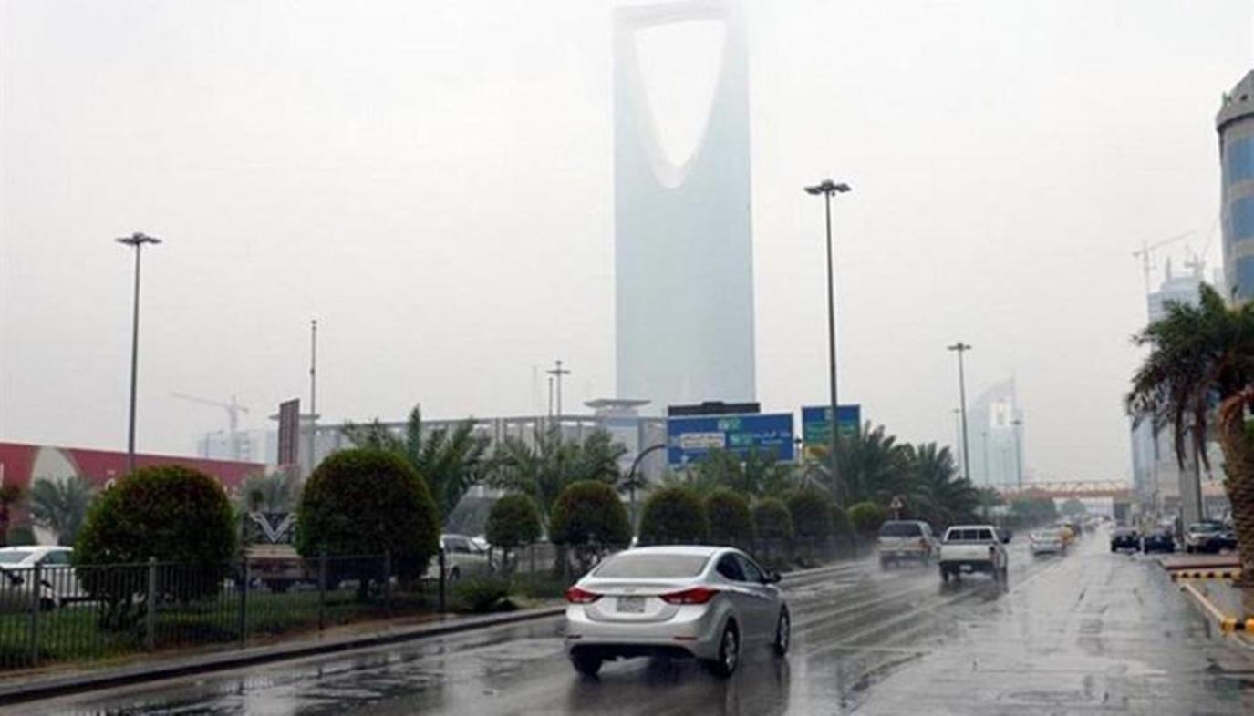 أمطار رعدية على موسم الرياض ودرجة الحرارة 12