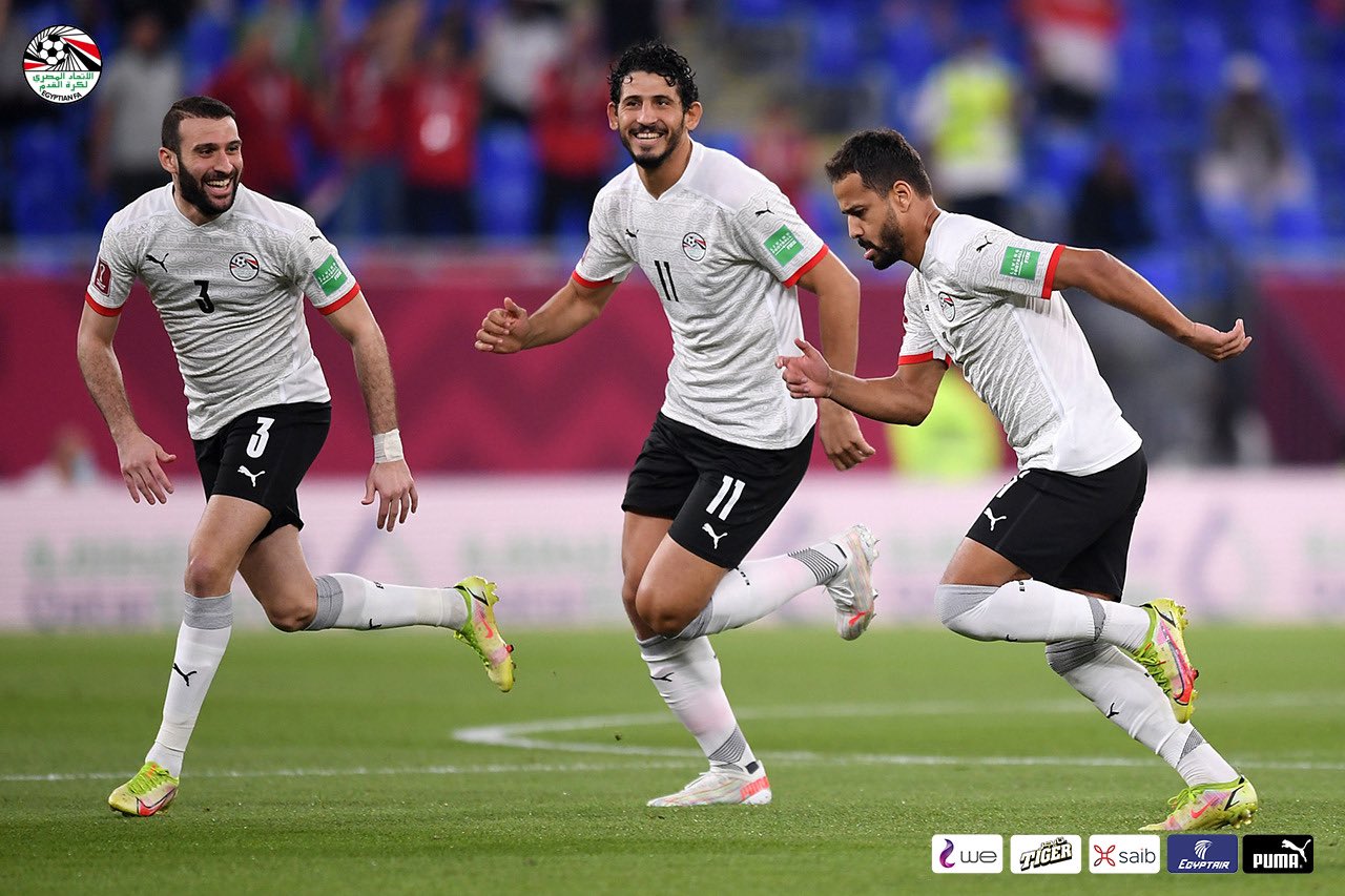 أحمد حجازي يُغادر مباراة مصر والجزائر مصابًا