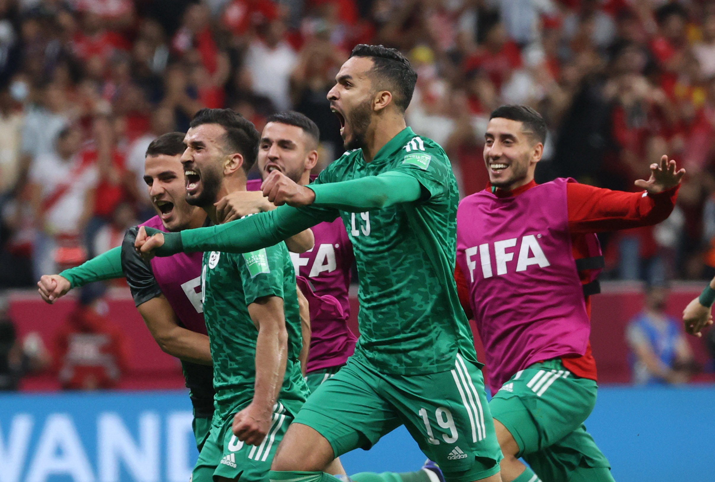 منتخب الجزائر يستدعي 3 لاعبين من الدوري السعودي