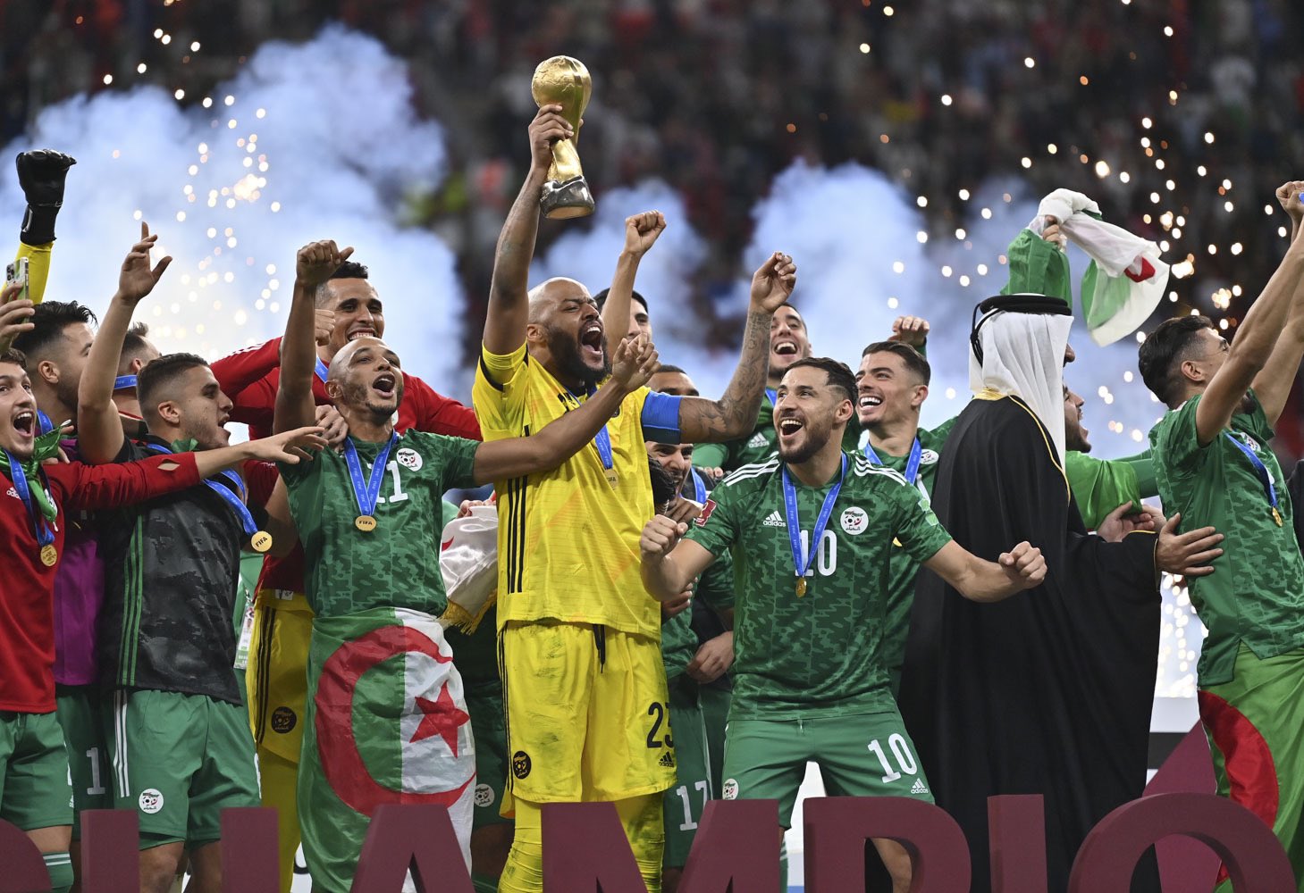 لقطات لـ تتويج منتخب الجزائر بلقب كأس العرب