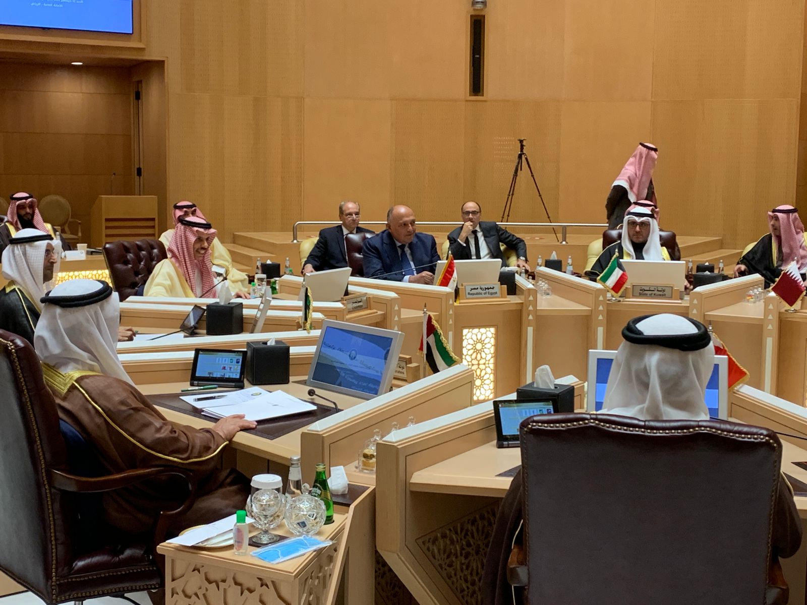 وزير الخارجية: القمة الخليجية المقبلة ستناقش المواضيع الحساسة بالمنطقة