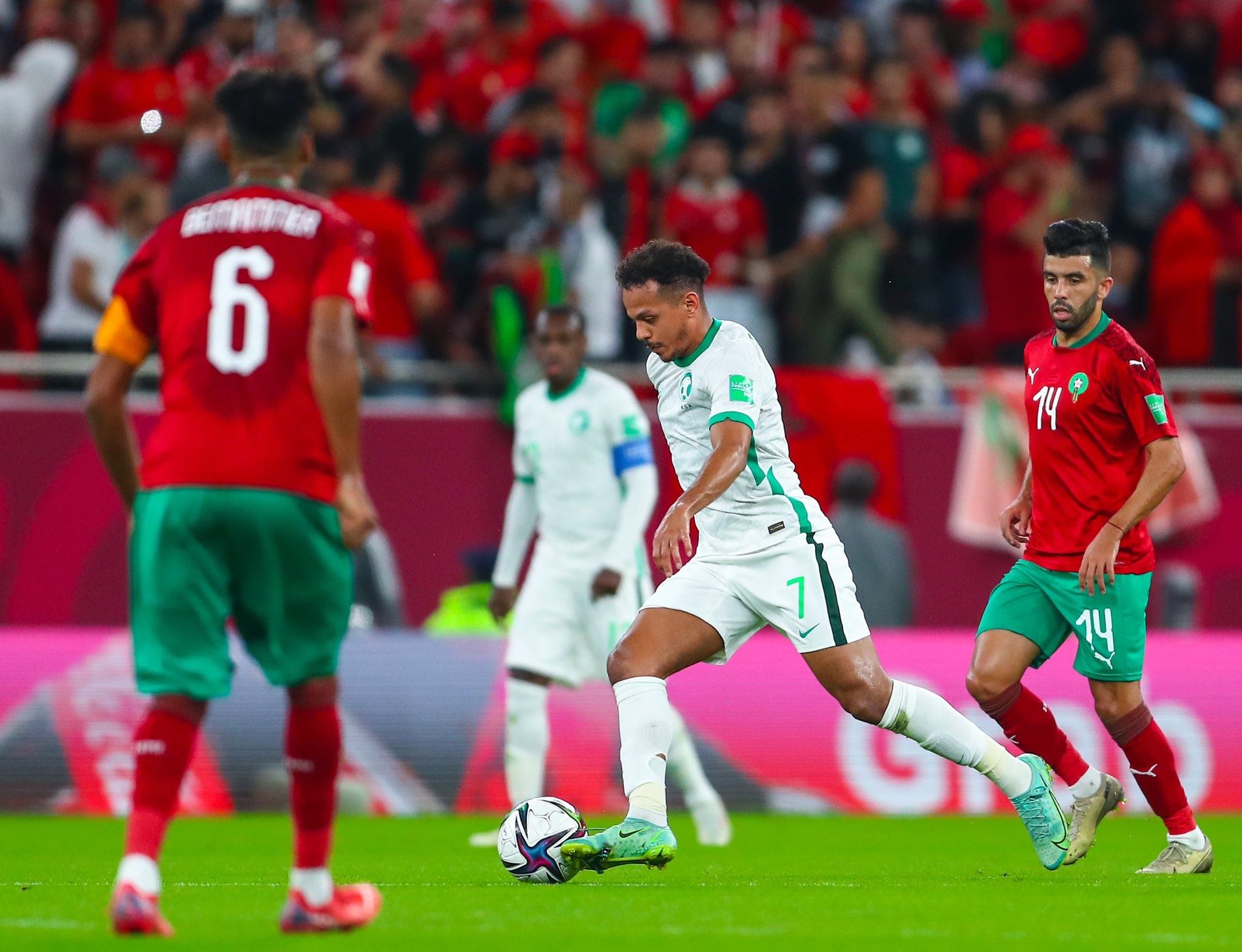 منتخب المغرب يتقدم على السعودية بالشوط الأول