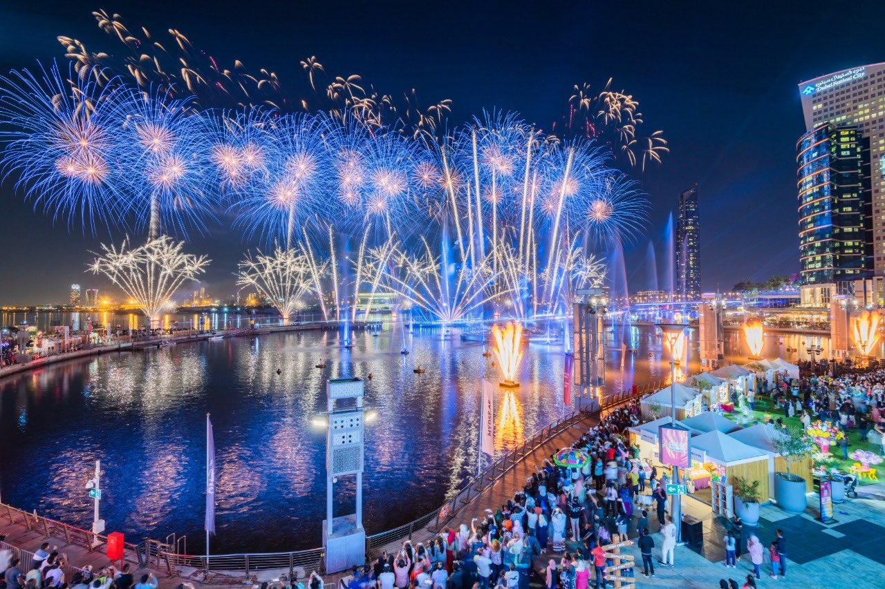 احتفالات ليلة رأس السنة من القرية العالمية في دبي