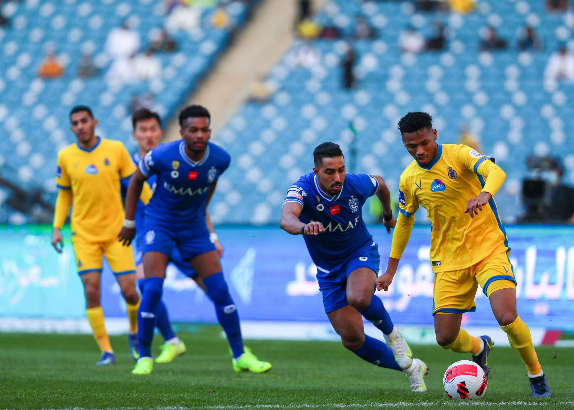 الدوري يزيد صعوبة لقاء النصر والهلال