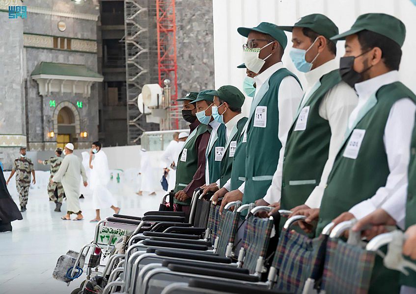 رئاسة الحرمين توفر 8000 عربة لقاصدي المسجد الحرام