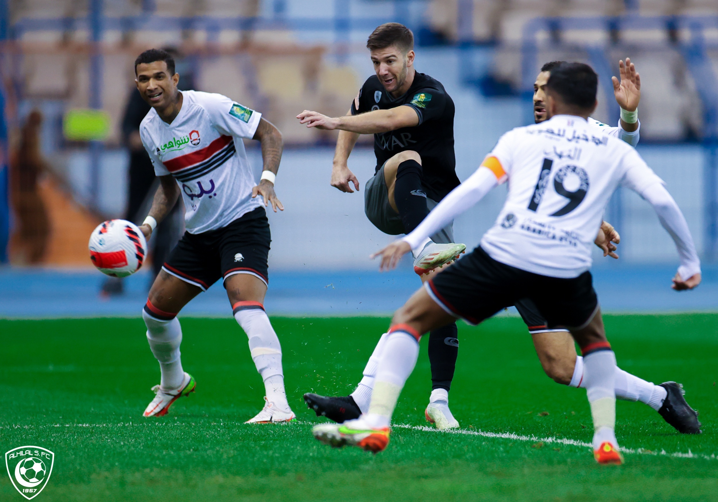 فييتو يمنح الهلال التقدم بالشوط الأول