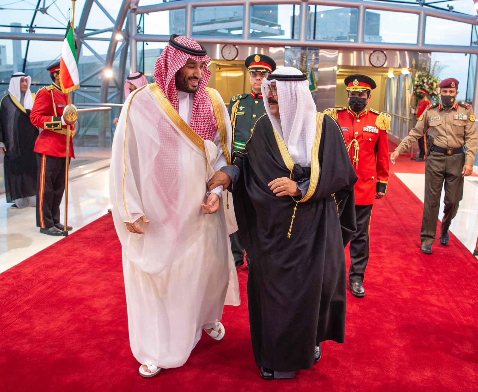 سفير الكويت لدى السعودية: زيارة محمد بن سلمان مهمة قبل القمة الخليجية  