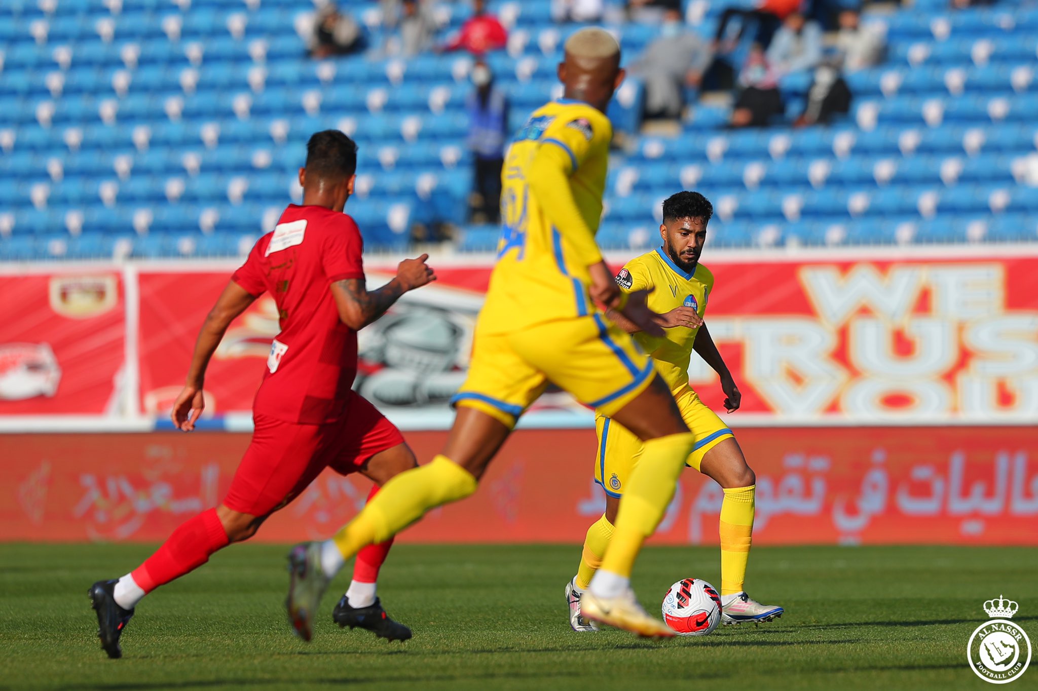 النصر يهزم ضمك ويحقق فوزه الرابع على التوالي