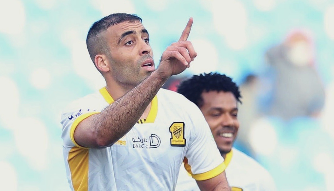 رد ذكي من عبدالرزاق حمدالله حول أزمته مع النصر