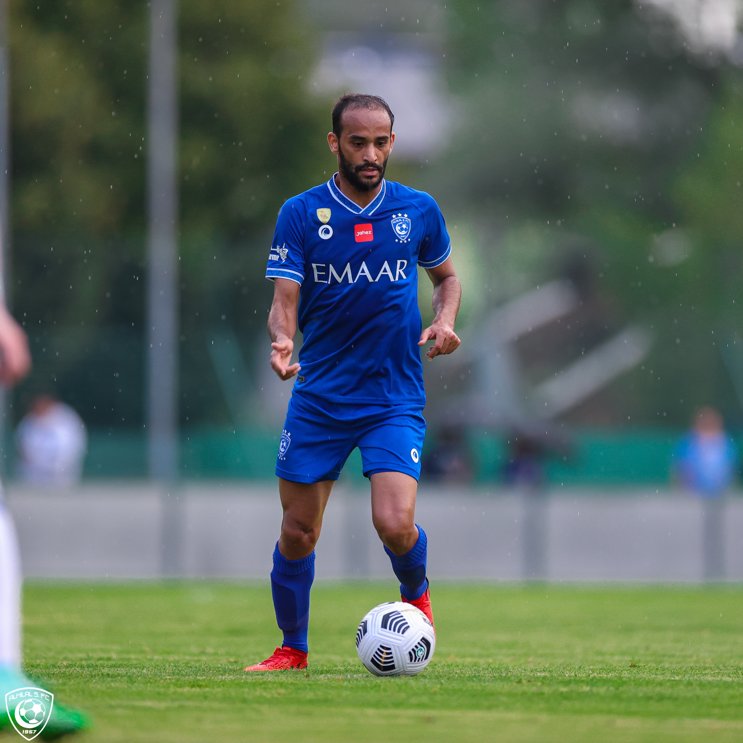 الهلال يفقد ناصر الدوسري وعبدالله عطيف أمام النصر