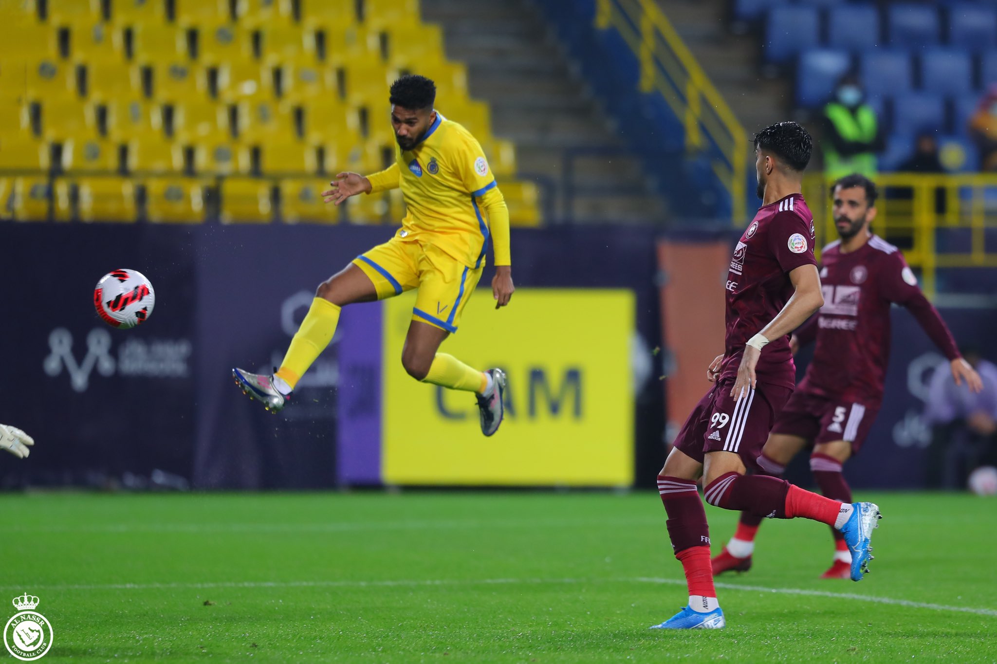 نهاية الشوط الأول من مباراة النصر والفيصلي بهدف للغنام