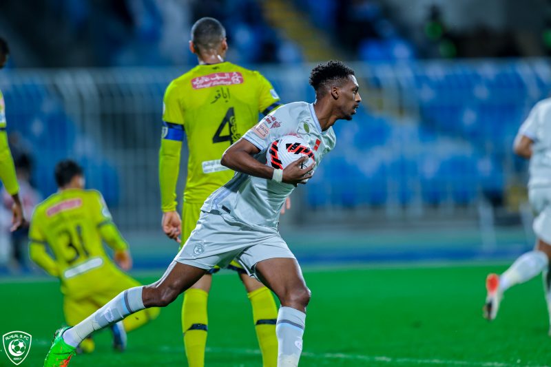 الهلال والتعاون - ترتيب الدوري السعودي