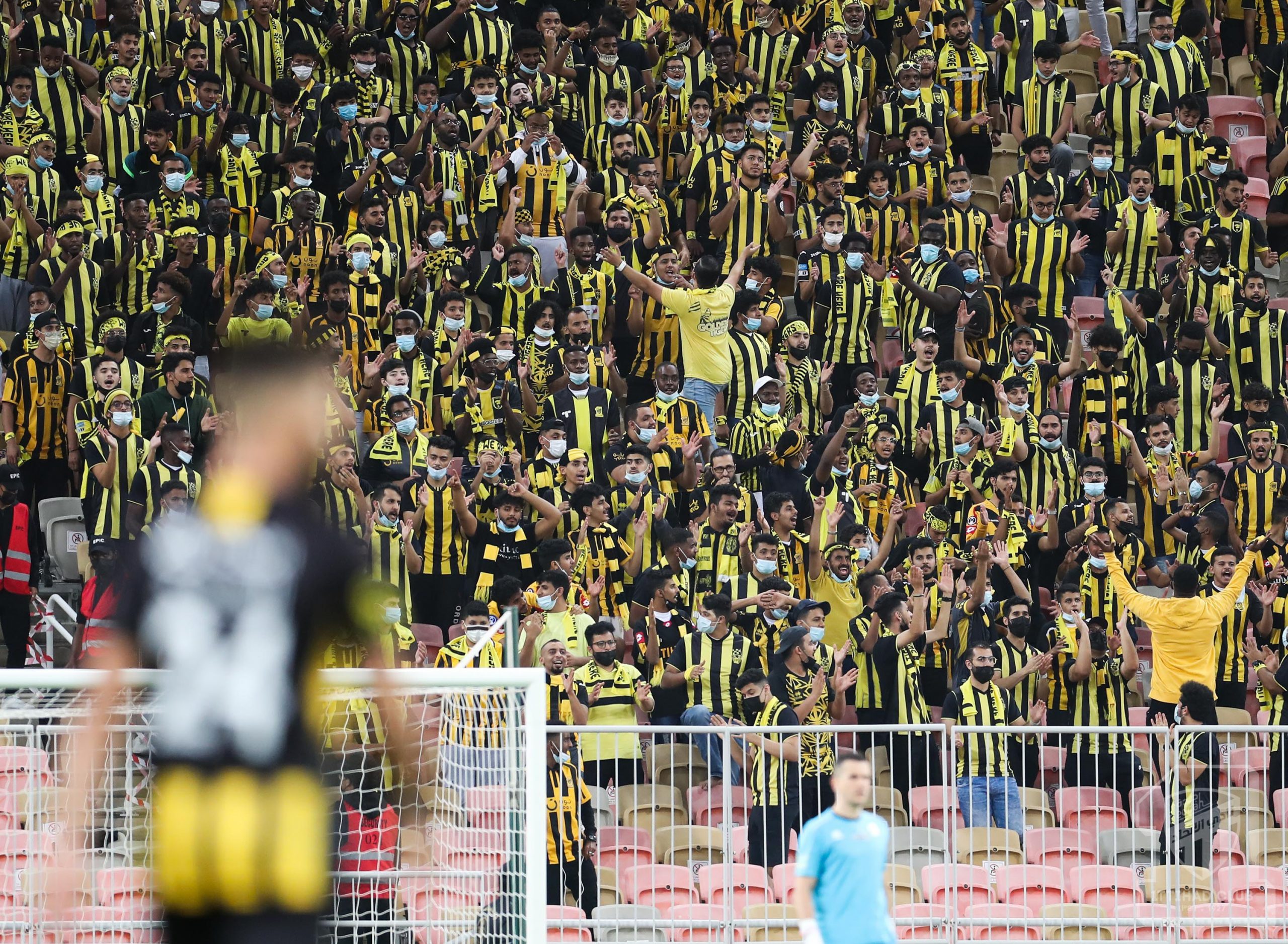 تقارير .. كلاسيكو الاتحاد والنصر يشهد حضورًا جماهيريًا