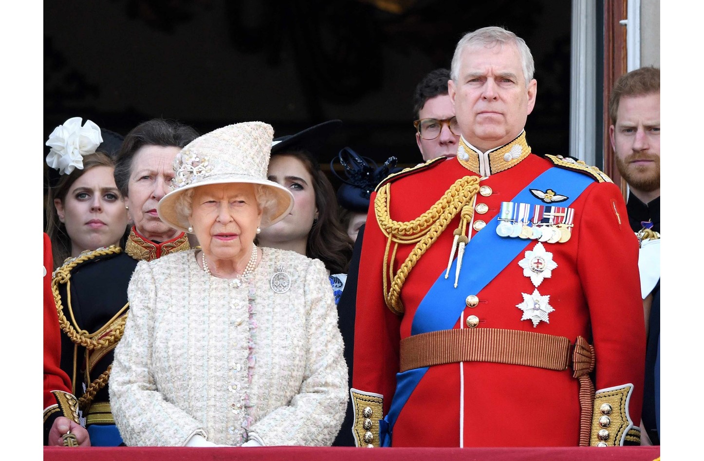 قصر باكنغهام يجرد الأمير أندرو من مهامه الملكية والعسكرية
