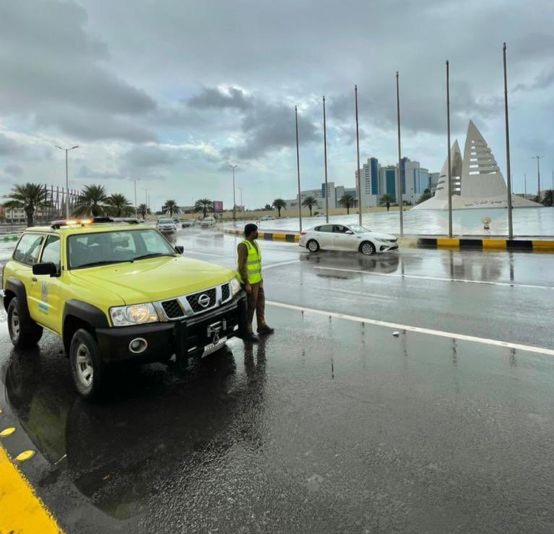 المدني ينبه: أمطار غزيرة وسيول على جازان حتى الثامنة مساء