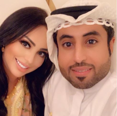 ريماس منصور تعلن خطبتها على سعود النعيمي بقلب وصورة