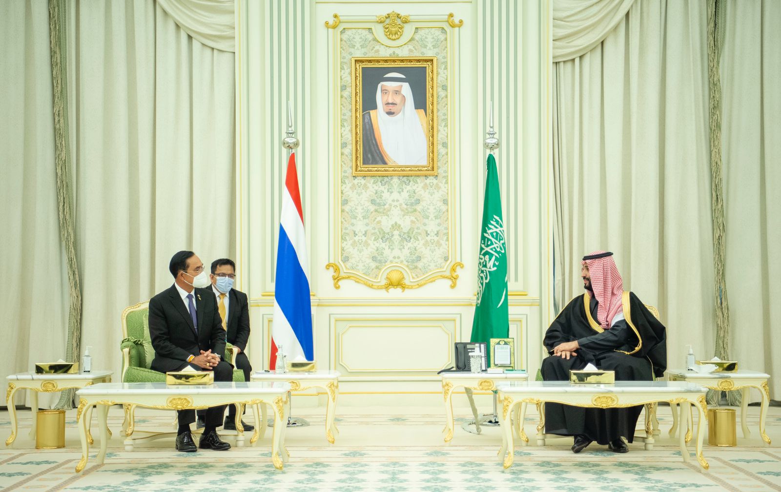السعودية وتايلند تتفقان على تعيين سفراء وتعزيز العلاقات الاقتصادية والتجارية