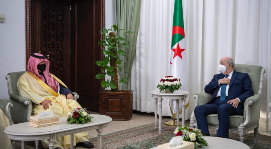 الرئيس الجزائري يستقبل عبدالعزيز بن سعود ويبحثان التعاون المشترك