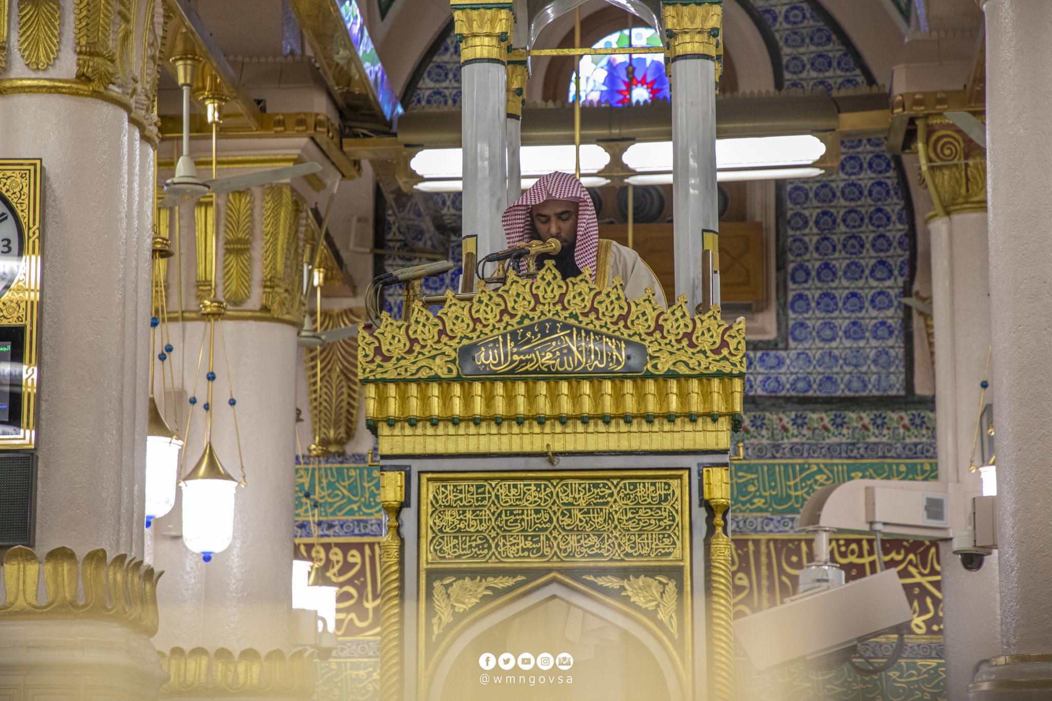 خطيب المسجد النبوي : ترفقوا بالعجزة والمرضى وذوي الاحتياجات وأعينوهم