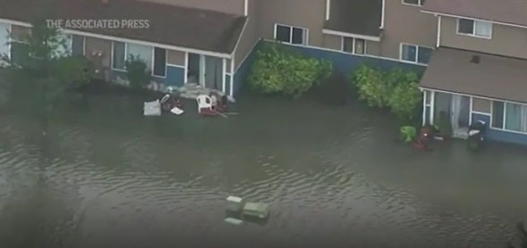 فيديو من الجو يوثق فيضانات عارمة تجتاح واشنطن