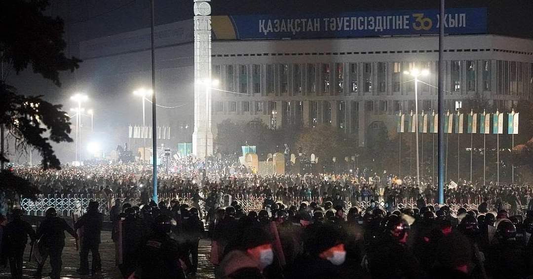 رئيس كازاخستان يتسلم رئاسة الأمن الوطني مع احتدام المظاهرات