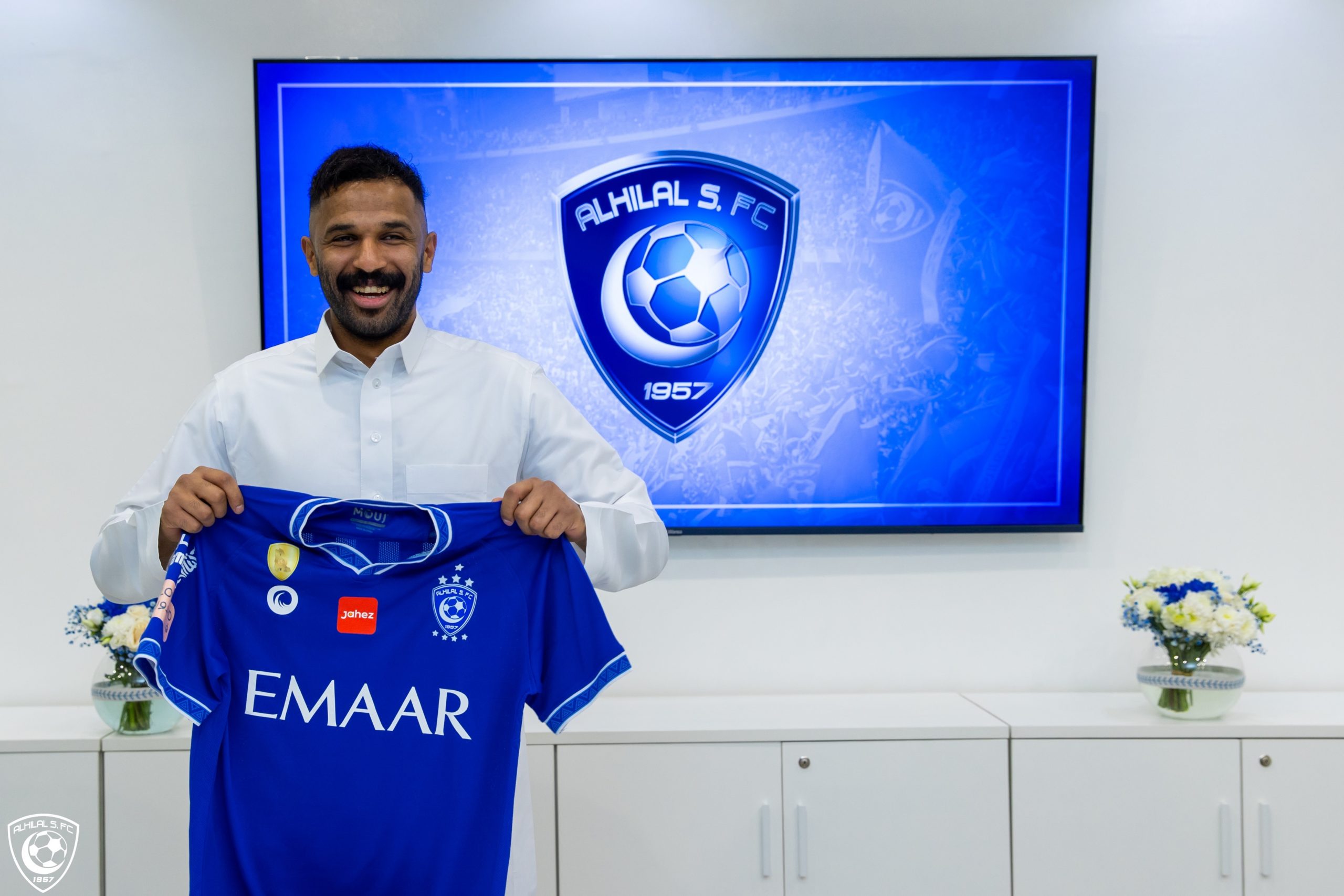 الأهلي يوافق على انتقال محمد العويس للهلال