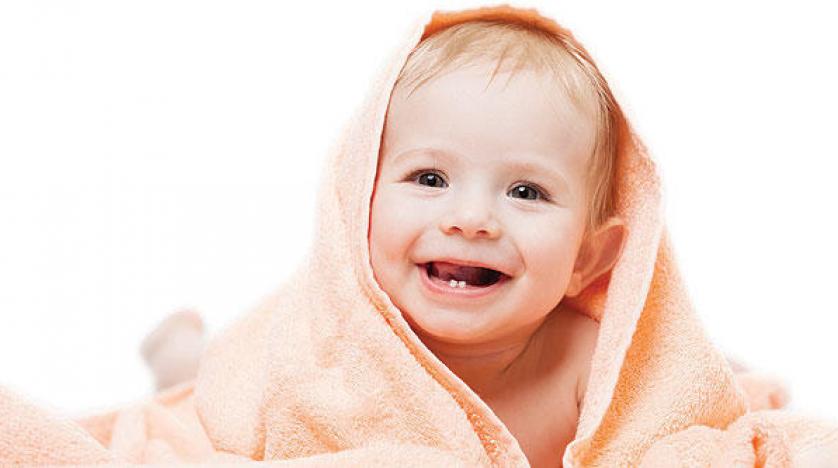 سعود الطبية: 6 أعراض لظهور الأسنان اللبنية للطفل